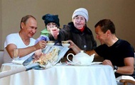 Тренировка Путина и Медведева стала поводом для фотожаб