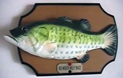 В США грабителя магазина спугнула поющая зеленая рыба