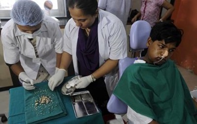 Подростку из Индии удалили 232 зуба
