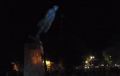 В Павлограде Днепропетровской области снесли памятник Ленину