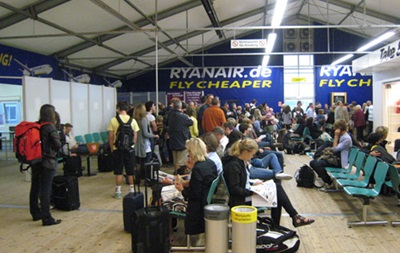 В аэропортах Германии отменены сотни рейсов из-за забастовок