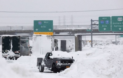 В США из-за снегопада столкнулись 30 машин