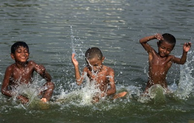 В Бангладеш введут обязательные уроки плавания в школах