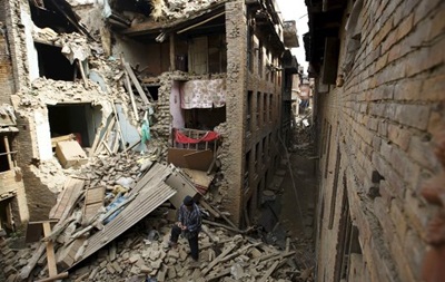 Новое землетрясение магнитудой 6,8 всколыхнуло Непал