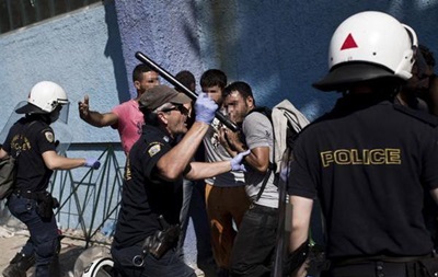 На Лесбосе произошли столкновения беженцев с полицией