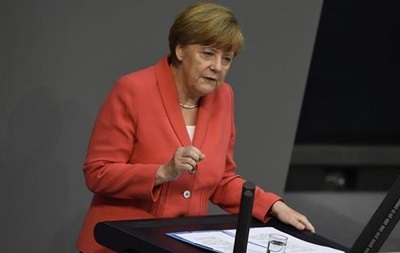 Меркель считает, что Асад должен участвовать в переговорах по Сирии