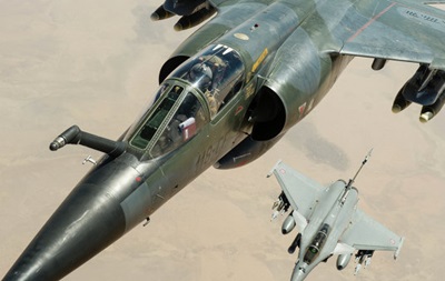 Франция впервые нанесла авиаудары по позициям ИГ в Сирии