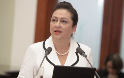 Бразильский министр облила вином сенатора за сексизм