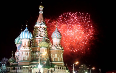 Россиянам рекомендуют отмечать Новый год дома