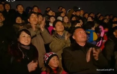 КНДР отметила запуск ракеты многотысячным митингом