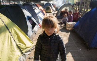В Грецию продолжают прибывать сотни мигрантов из Турции