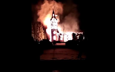 В Финляндии перед пасхальным богослужением сгорела старинная церковь