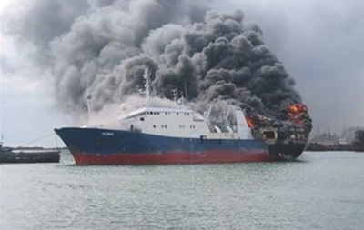 В Каспийском море горит танкер РФ: есть жертвы