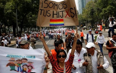 В Мехико прошла акция противников легализации однополых браков