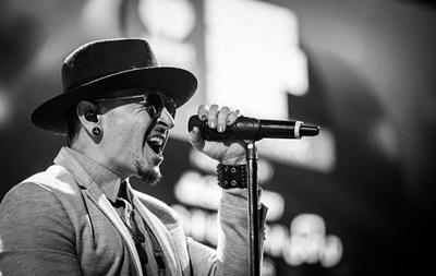 Linkin Park рок-тобының солисі өз-өзіне қол салды