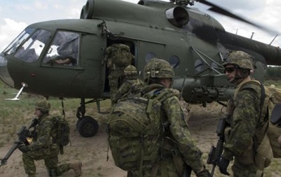 Канада відкликає військових з Польщі