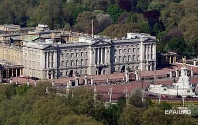 Нападение на полицию у Букингемского дворца расследуют как терроризм