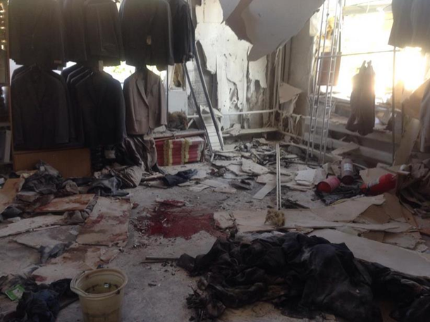 В центре Донецка в здании универмага прогремел взрыв.