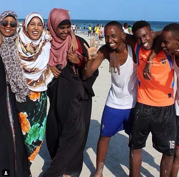 Блогер из Сомали покорила Instagram "гламуром Могадишо". 