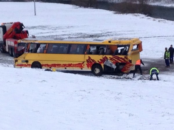 Во Франции в ДТП попал школьный автобус: двое детей погибли