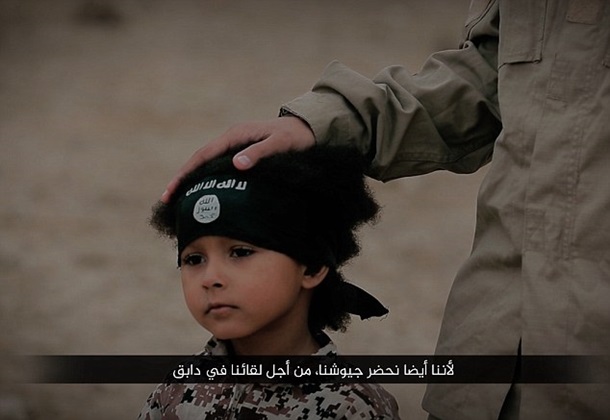 ИГИЛ показал видео казни четырехлетним ребенком