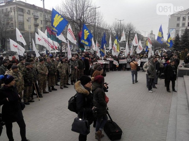 В Запорожье по решению горсовета демонтируют три советских памятника В Запорожье по решению горсовета демонтируют три советских памятника