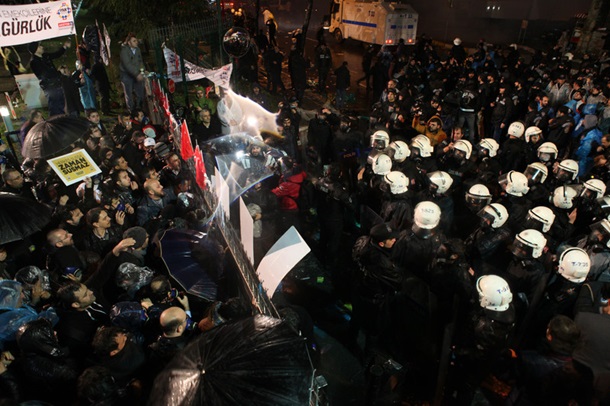 Митинг в Турции: полиция применила силу