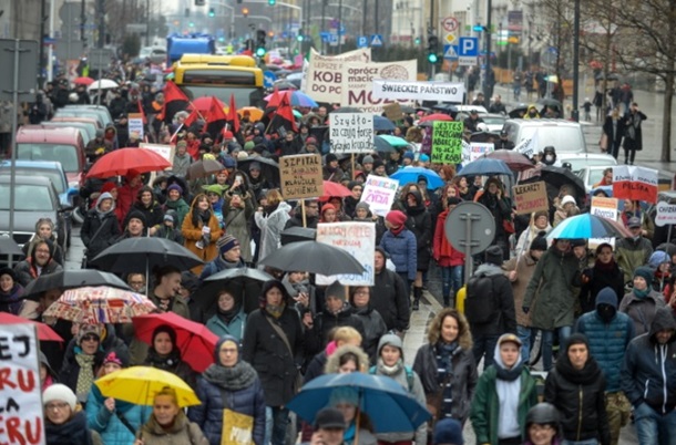 В Варшаве митинговали за легализацию абортов