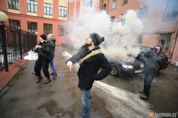 В Санкт-Петербурге атаковали консульство Украины