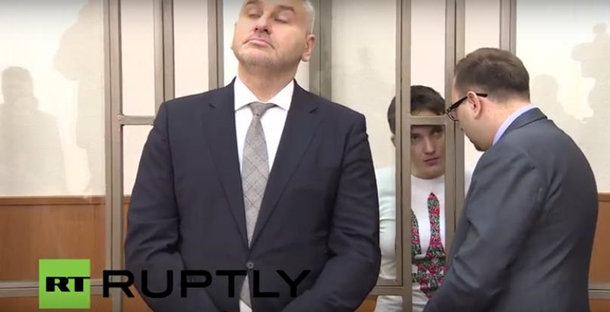 Суд начал зачитывать приговор Савченко