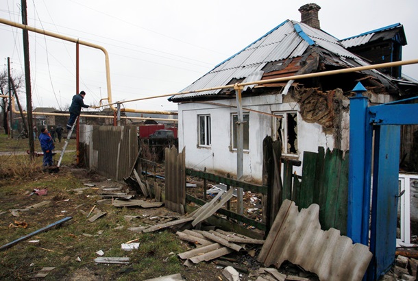 Руины Макеевки и Керри в гостях у Путина: фото дня