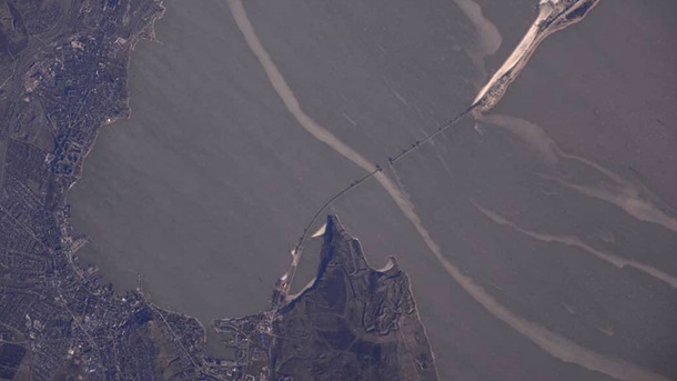 Как выглядит Керченский мост с космоса?