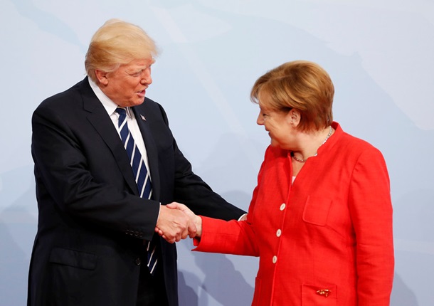 Ангела Меркель как хозяйка G20 встретила Дональда Трампа (фото ЕРА)