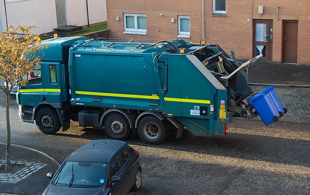 В Шотландии мусоровоз задавил шесть человек 