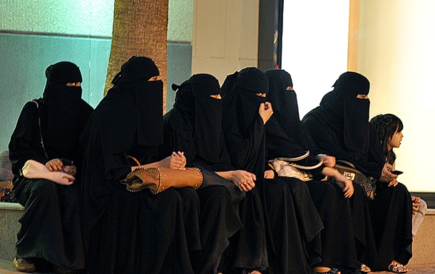 В Саудовской Аравии будут судить женщин, севших за руль