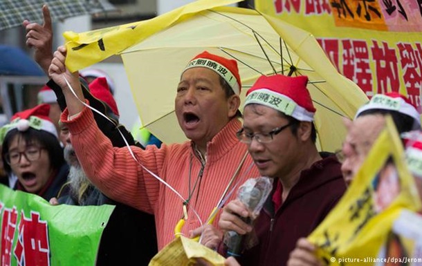 Десятки человек задержаны после новых протестов в Гонконге