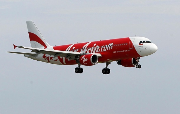 Возобновлены поиски пропавшего самолета авиакомпании Air Asia