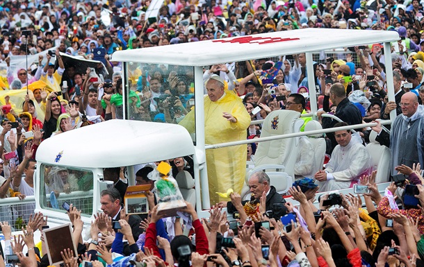 Папа римский в Маниле раскритиковал современную бездуховность