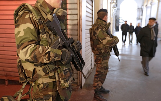 МИД Франции: Париж не рассматривает военную помощь Украине 