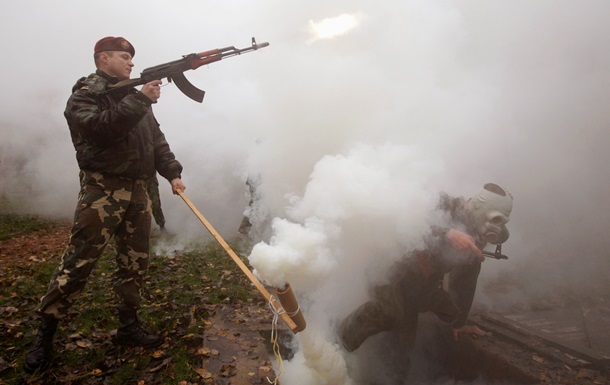 Беларусь проведет военные учения на границе с Украиной