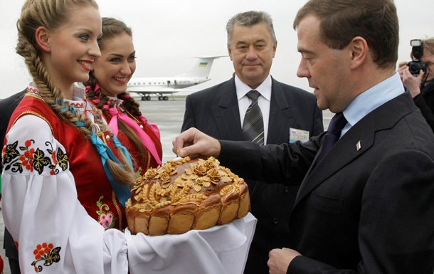 Медведев хочет заменить всю украинскую соль российской