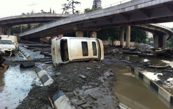 Наводнение в Тбилиси: число жертв растет