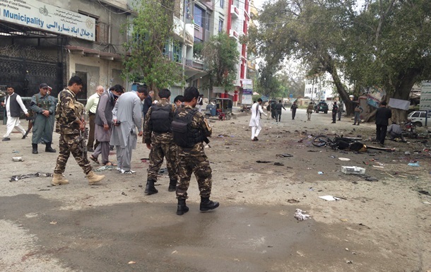 У парламента в Афганистане прогремели несколько взрывов