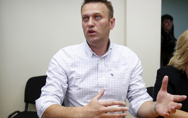 Навальный пообещал засудить ФМС за невыданный загранпаспорт