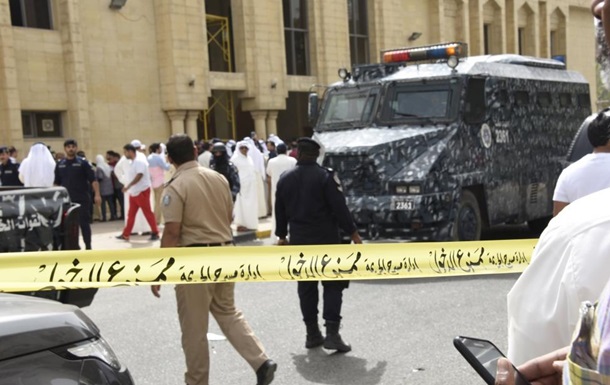Число жертв теракта в мечети Кувейта возросло до 27