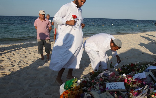 В Тунисе опознали всех убитых 38 туристов