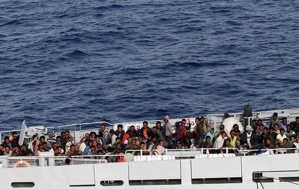 В Средиземном море спасли более 800 мигрантов