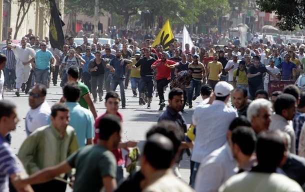 Шесть человек погибли в столкновениях в Каире
