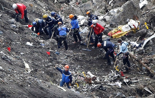 Родственников жертв крушения самолета в Альпах не устраивает размер выплат