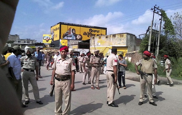 В Индии в ходе освобождения полицейского участка убиты 8 человек